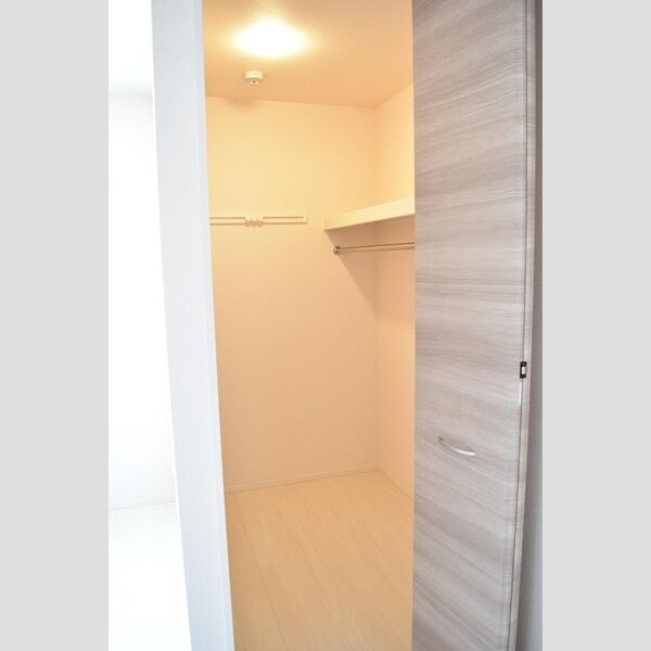 収納 (ウォークインクローゼット)