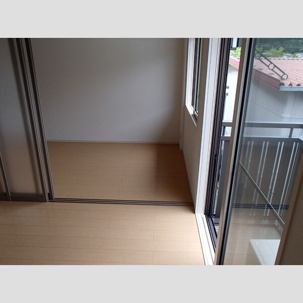 居室・リビング (バルコニー出入り口)