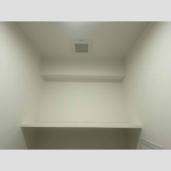 トイレ (トイレ物置)