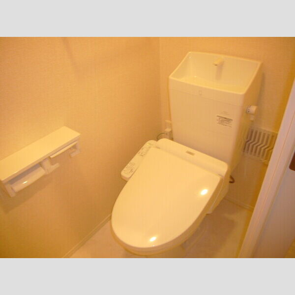 トイレ (トイレ)
