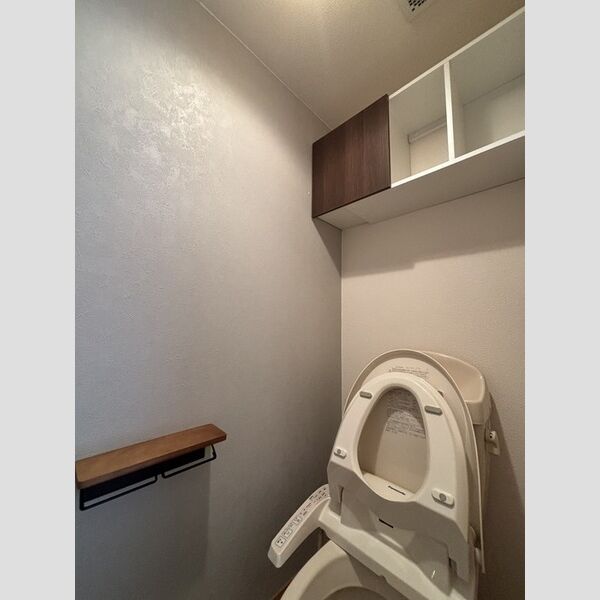 トイレ (トイレ)