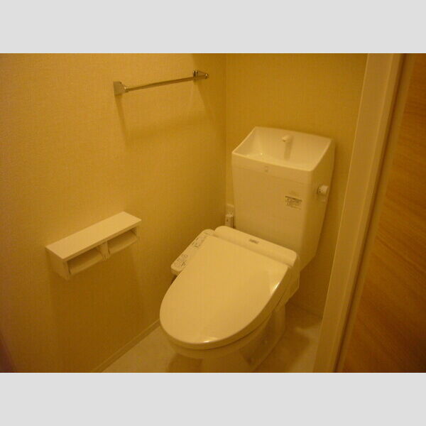 トイレ (トイレ)
