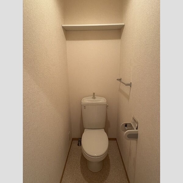 トイレ (トイレ)