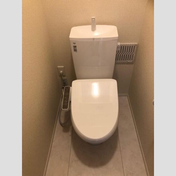 トイレ (温水洗浄暖房便座)