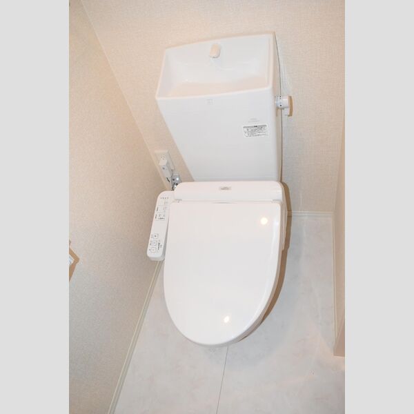 トイレ (温水洗浄暖房便座)