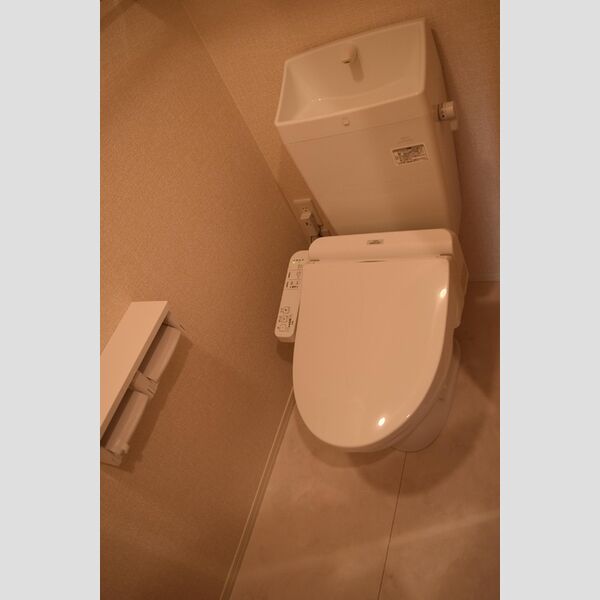 トイレ (温水洗浄暖房便座)