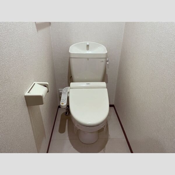 トイレ (トイレ)