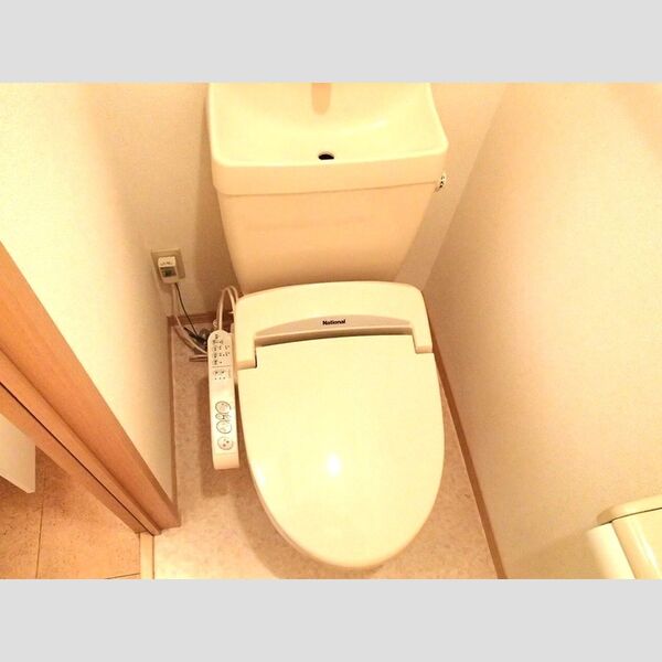 トイレ (温水洗浄暖房便座)