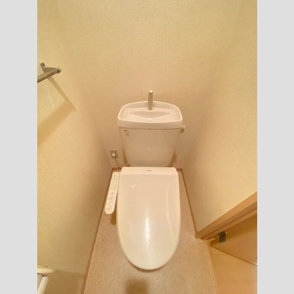 トイレ (温水洗浄暖房便座)