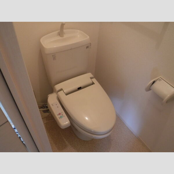 トイレ (トイレ)