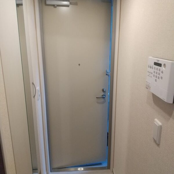 玄関 (玄関)