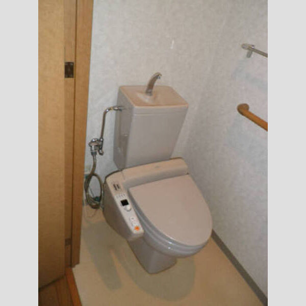 トイレ (温水洗浄暖房便座)