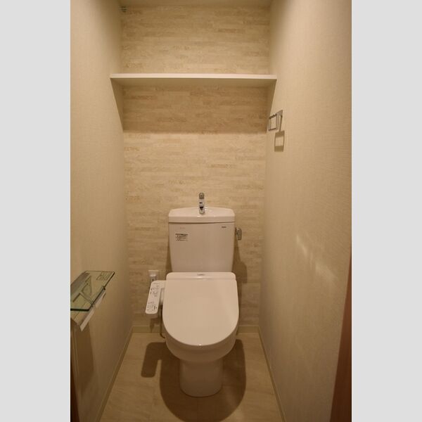 トイレ (温水洗浄暖房便座)