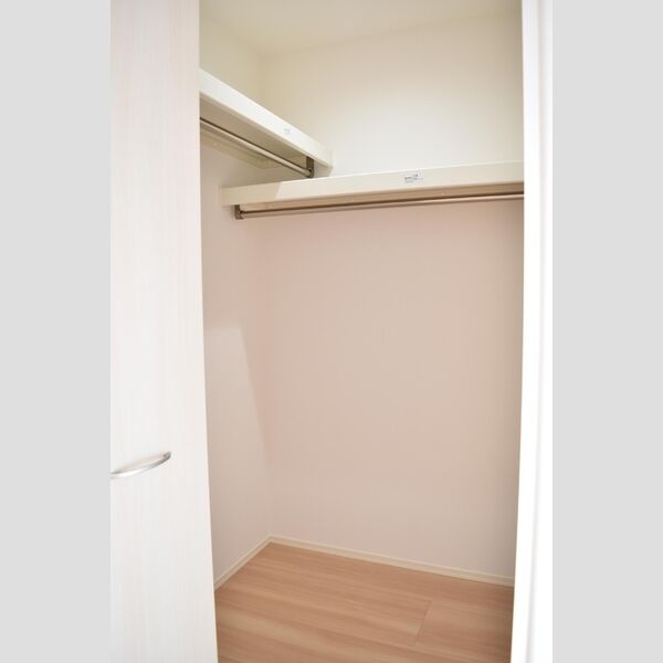 収納 (ウォークインクローゼット)