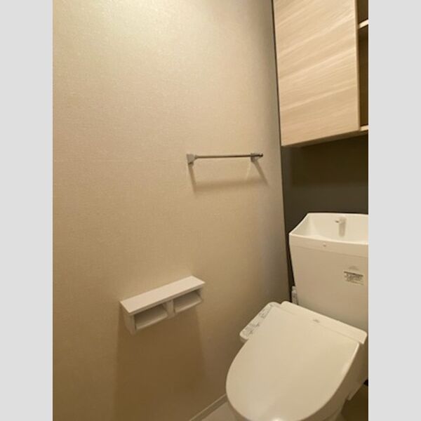 トイレ (温水洗浄暖房便座)