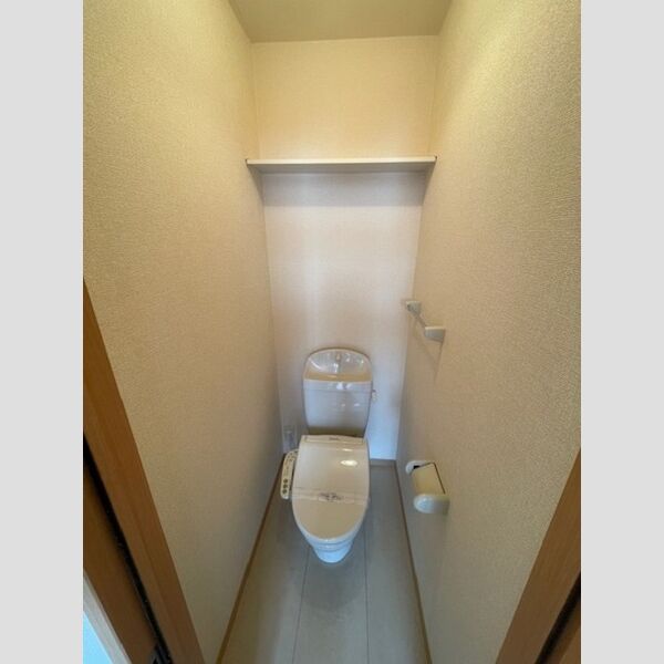 トイレ (トイレ)