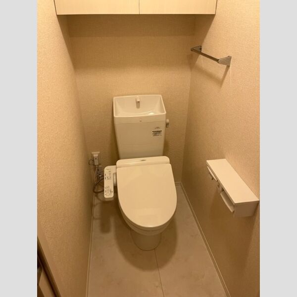 トイレ (温水洗浄暖房便座)