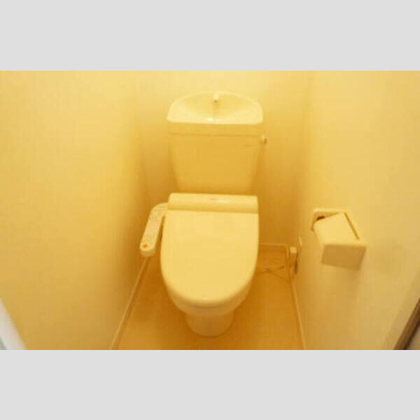 トイレ (302 温水洗浄便座)