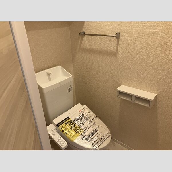 トイレ (トイレ)