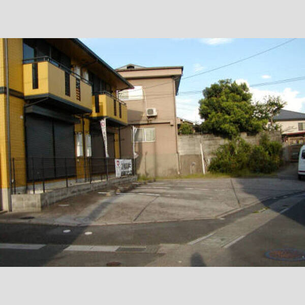 その他 (駐車場)