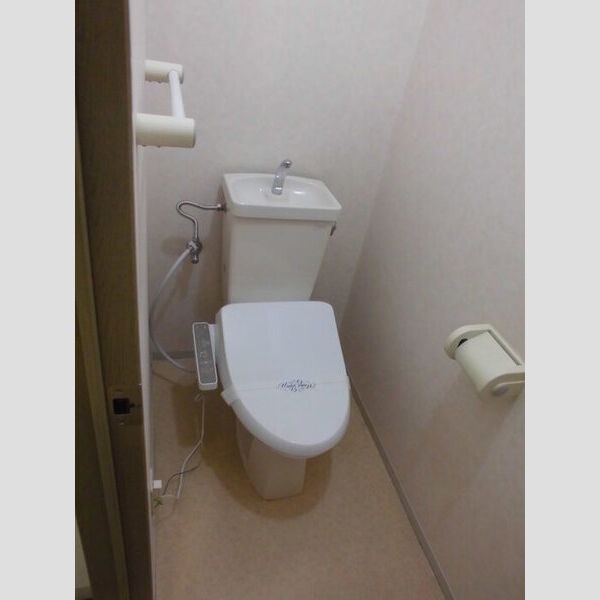 トイレ (トイレ)