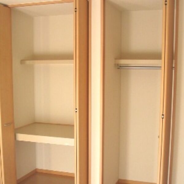 バルコニー・ベランダ (クローゼット・物入(1F洋室バルコニー側))