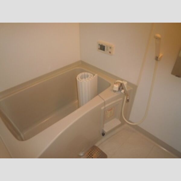 バス (浴室(シャワー)201)