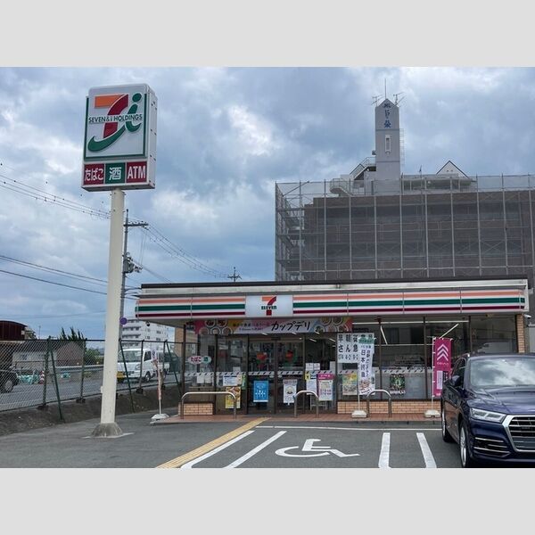 現地周辺 (セブンイレブン)