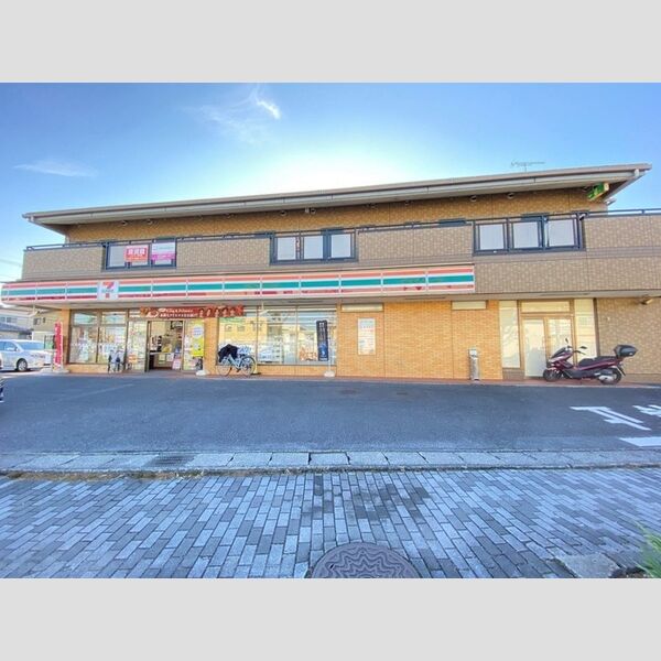 現地周辺 (セブンイレブン)