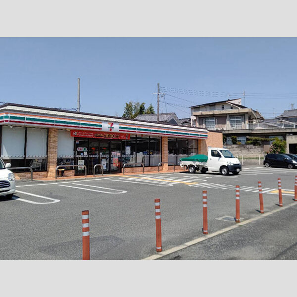 現地周辺 (セブンイレブン)