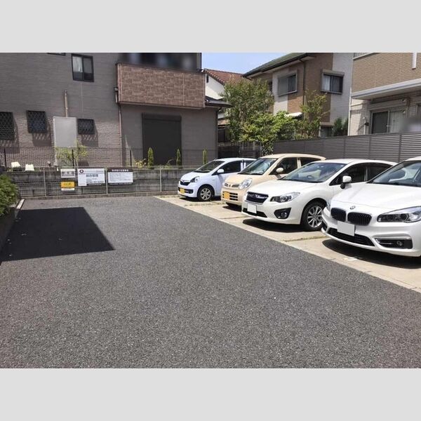 駐車場 (駐車場)