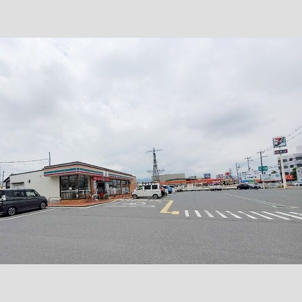 現地周辺 (セブンイレブン)