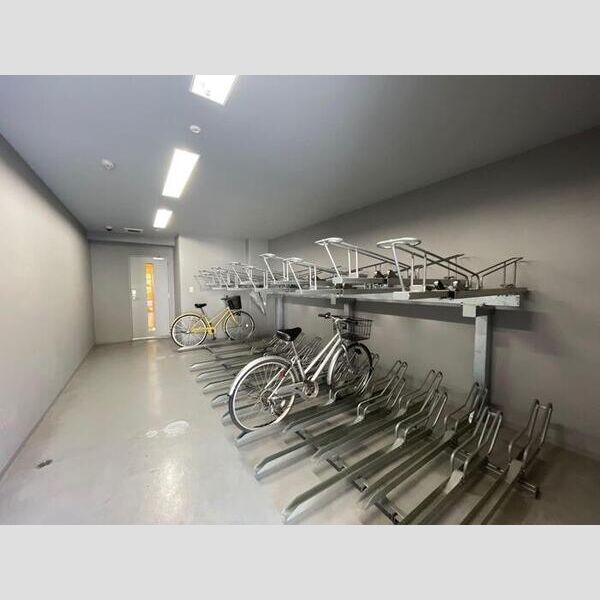 現地周辺 (駐輪場)