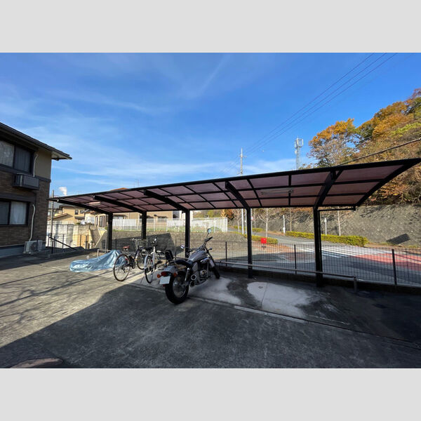 現地周辺 (駐輪場)