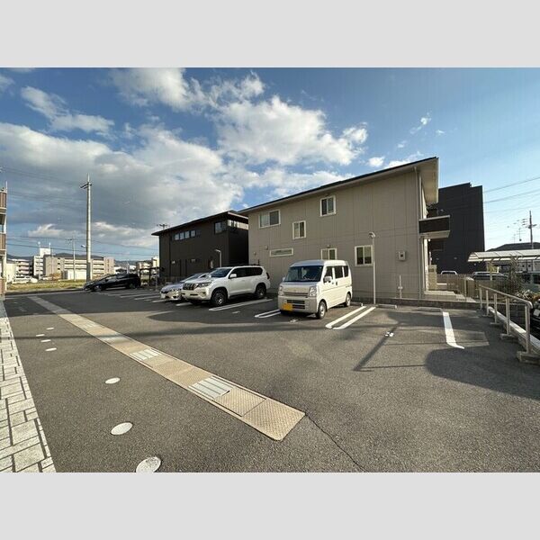 駐車場 (駐車場)