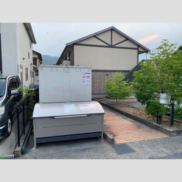 現地周辺 (ゴミ置き場)