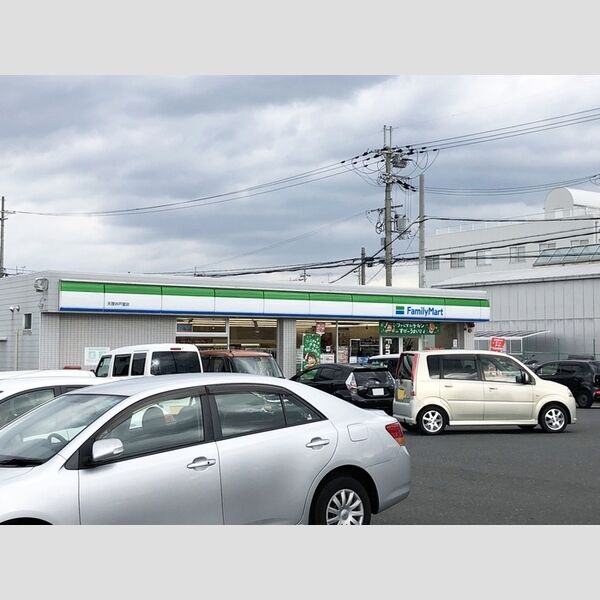 現地周辺 (ファミリーマート天理井戸堂店(150m))