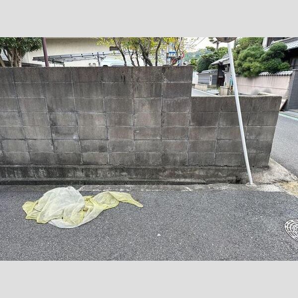 現地周辺 (ゴミ置き場)