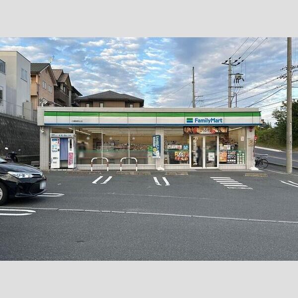現地周辺 (ファミリーマート)