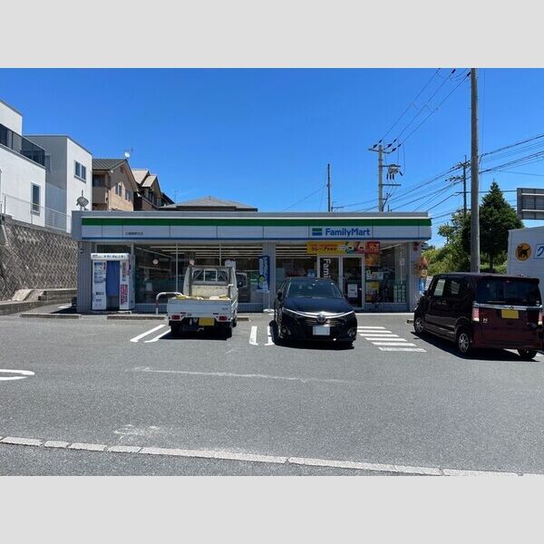 現地周辺 (ファミリーマート)
