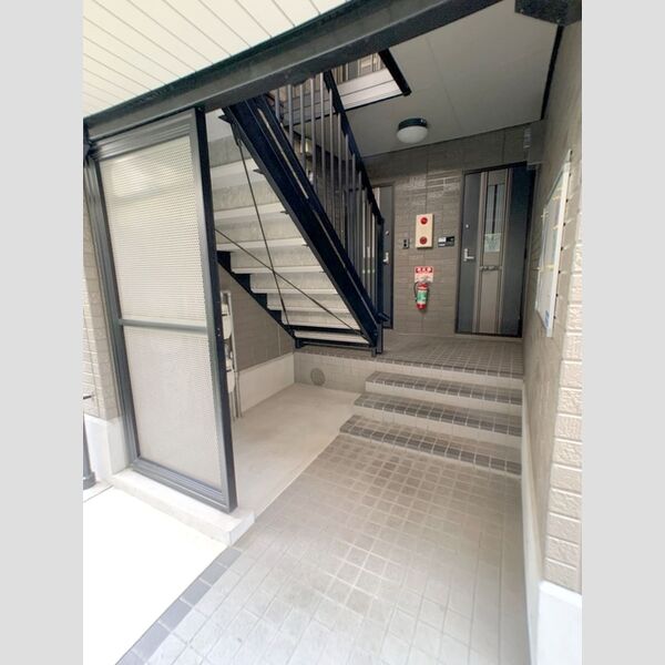 エントランス (エントランス)