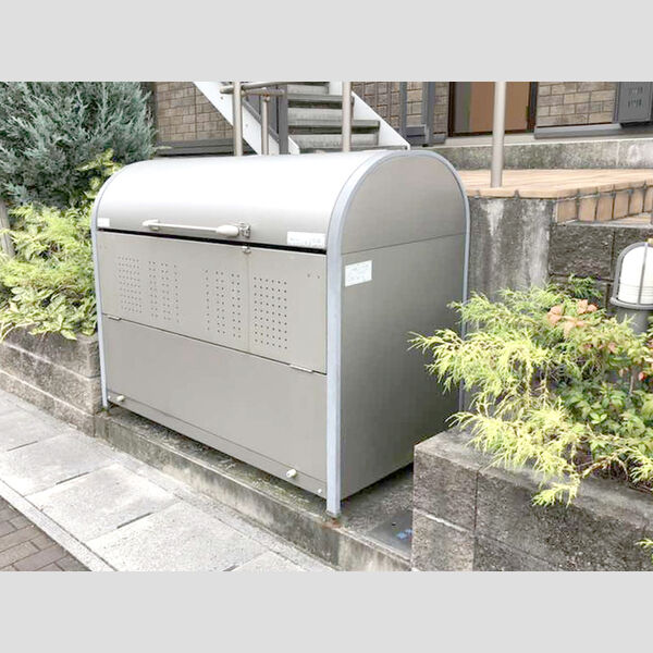 現地周辺 (ゴミ置き場)
