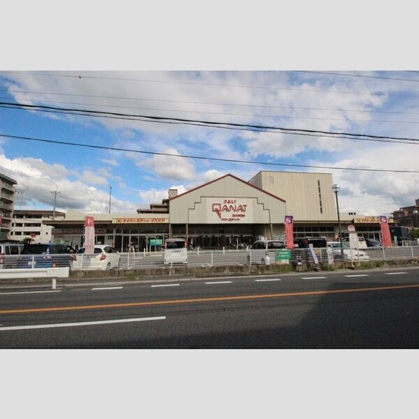 現地周辺 (デイリーカナートイズミヤ橿原神宮前店(716m))