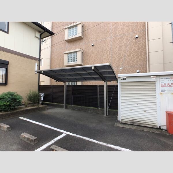 現地周辺 (駐輪場)