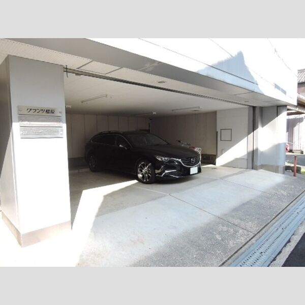 駐車場 (駐車場)