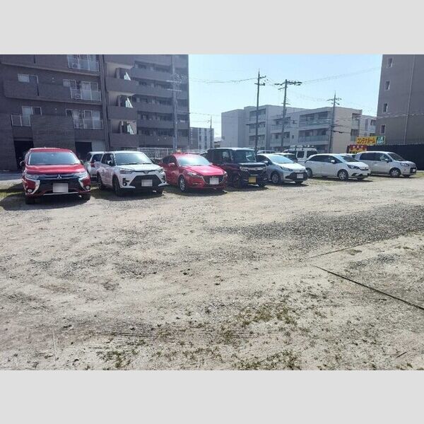 駐車場 (駐車場)