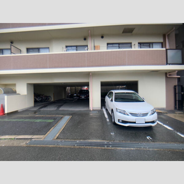 駐車場 (駐車場)