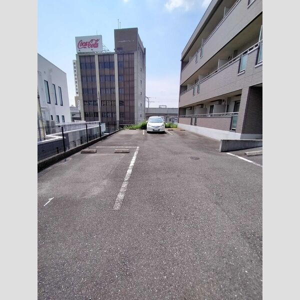 駐車場 (駐車場)