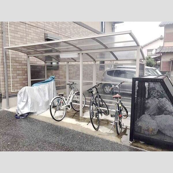 現地周辺 (駐輪場)