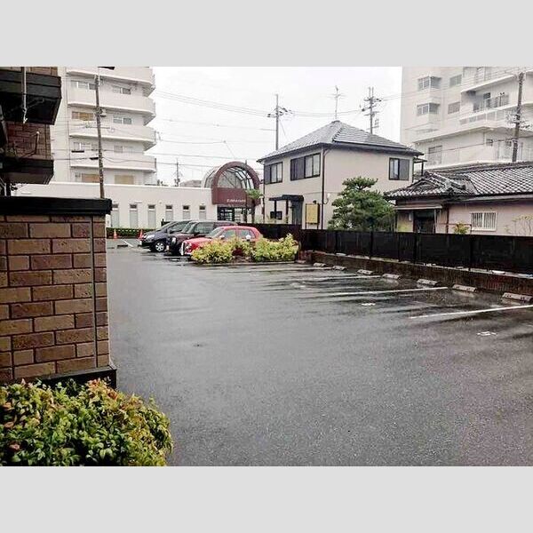 駐車場 (駐車場)